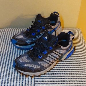 Big Boys Adidas Kakadia Trail Running Shoes, Almost New, Size 7